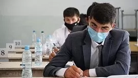 В Таджикистане школьники начали сдавать вступительные экзамены