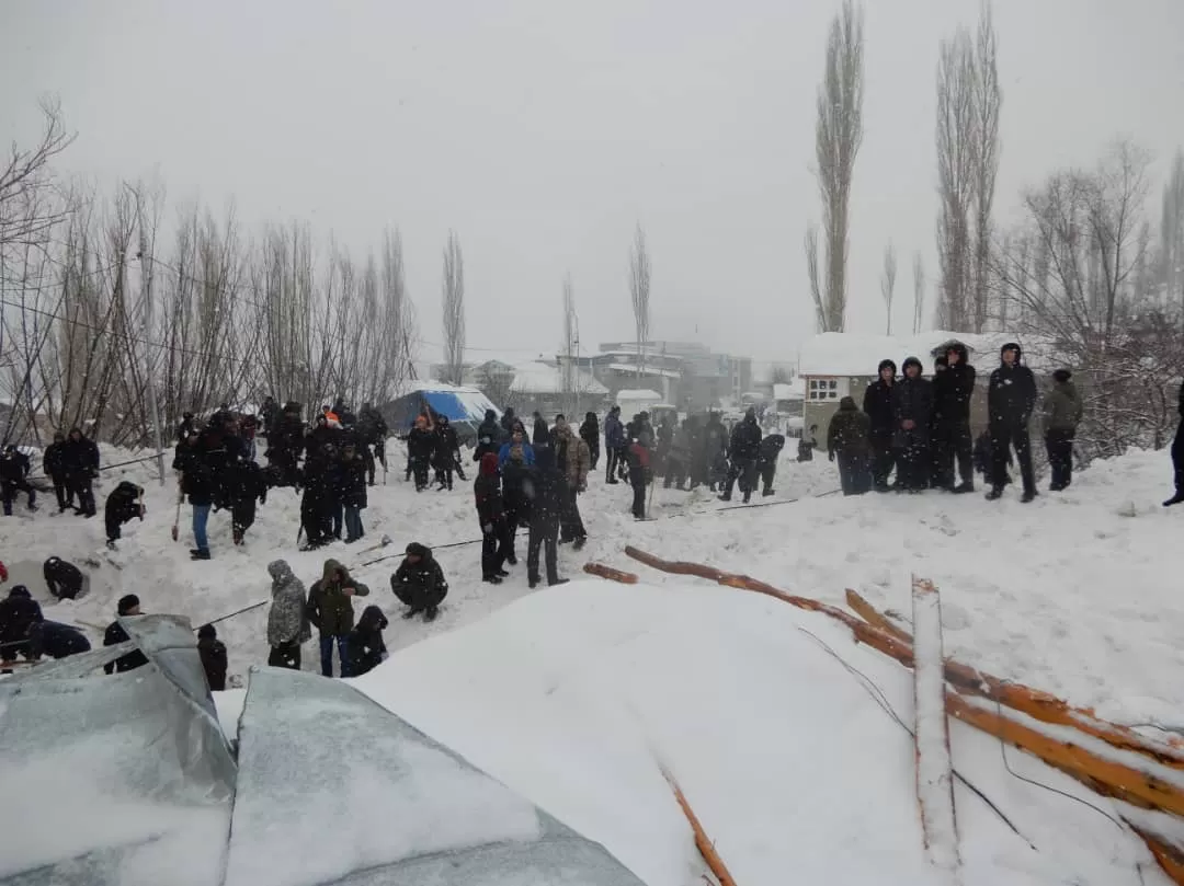В Душанбе открыли пункт сбора гуманитарной помощи для пострадавших от схода лавин в ГБАО
