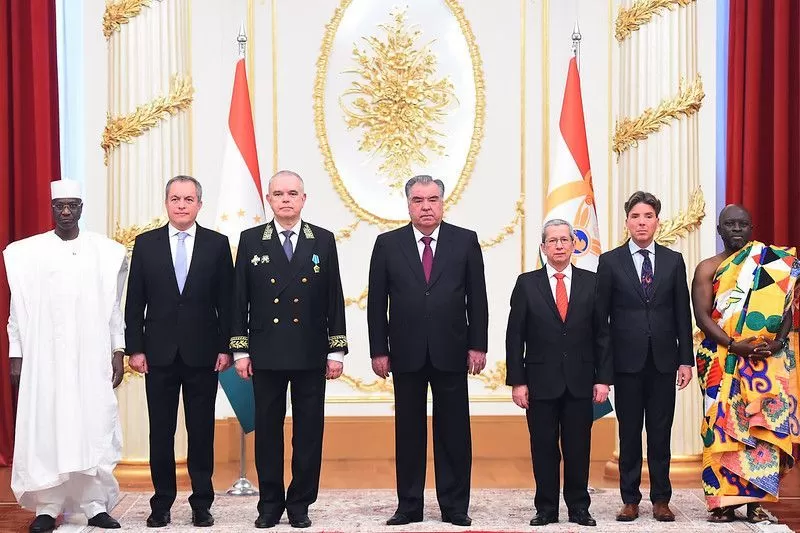 Президент Таджикистана принял верительные грамоты от новых послов иностранных государств
