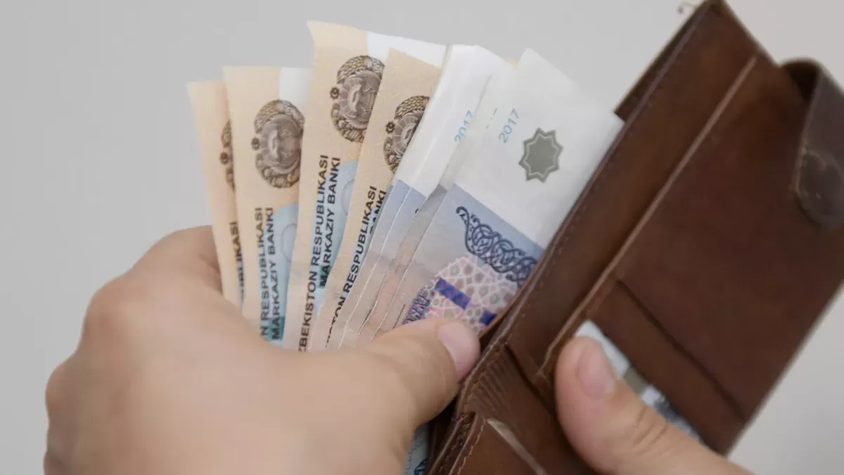 В Узбекистане с 1 декабря повысят зарплаты и пенсии  