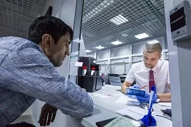 С 2025 года мигрантам в Москве начнут выдавать электронные удостоверения