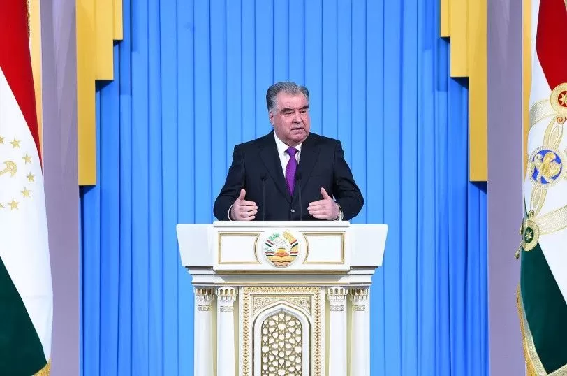 Эмомали Рахмон объявил годы промышленности в Таджикистане