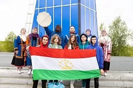 Таджикские школьники посещают Ямал