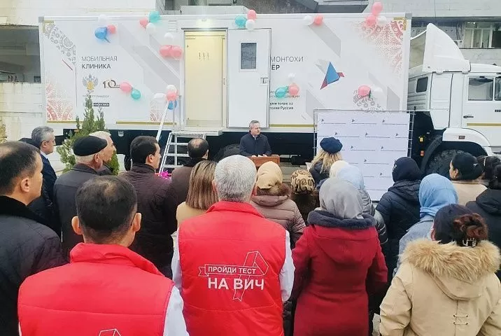 Россия передала Таджикистану мобильные клиники на 41 млн рублей