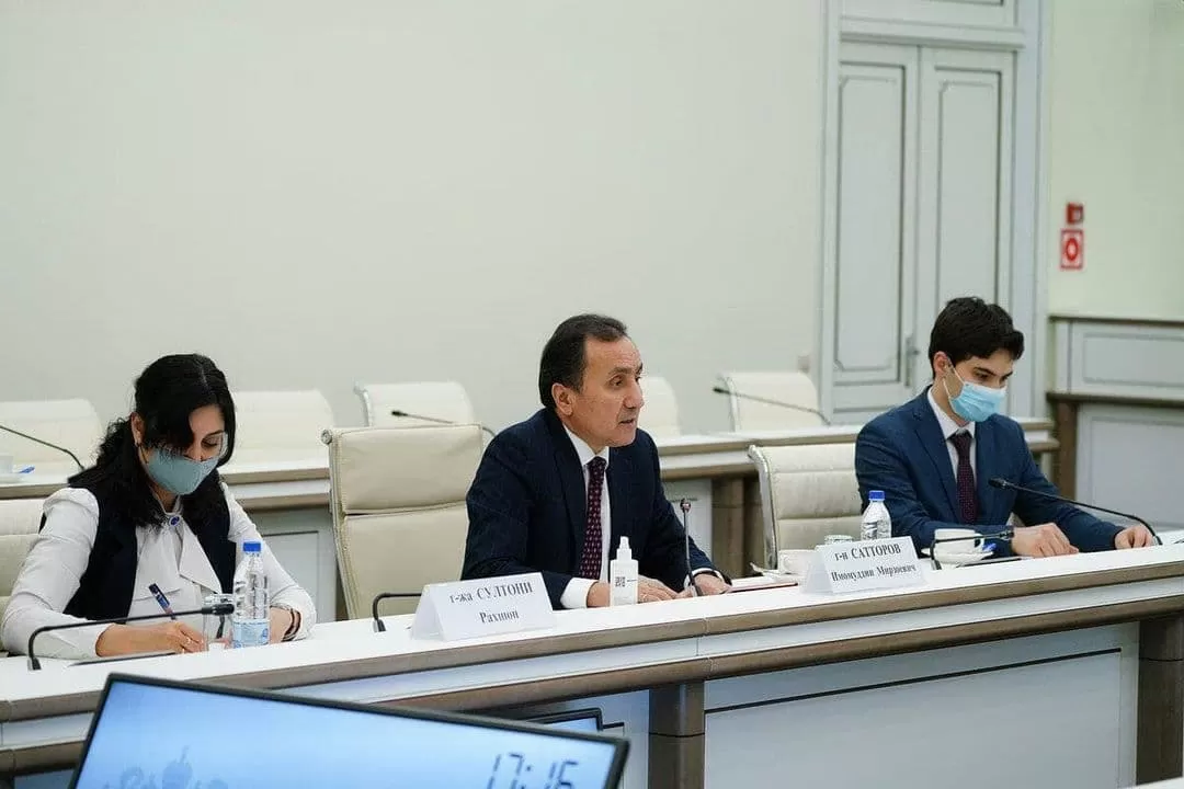Посол Таджикистана в России встретился  с Министром строительства и ЖКХ