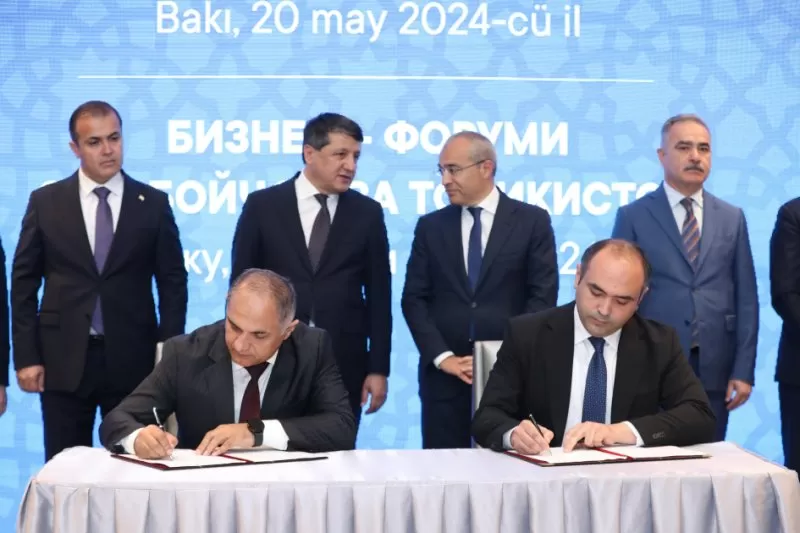 Свыше 15 соглашений на $700 млн подписали Таджикистан и Азербайджан