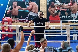 Боксер Шавкат Рахимов посетит турнир IBA Champions Night в качестве почетного гостя