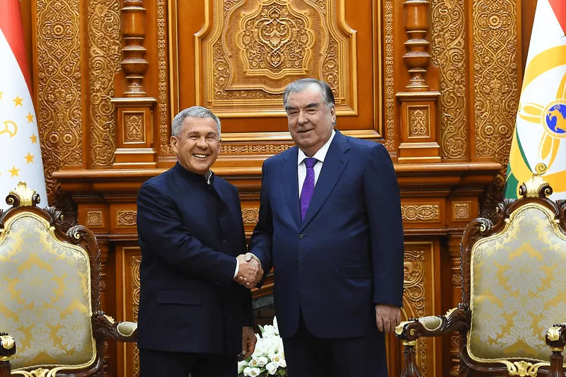Президент Таджикистана встретился с главой Республики Татарстан