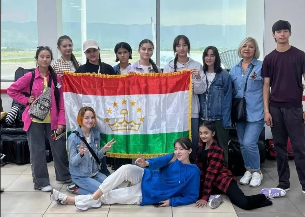 Школьники из Таджикистана отправились в Артек на финал международного конкурса «Живая классика»