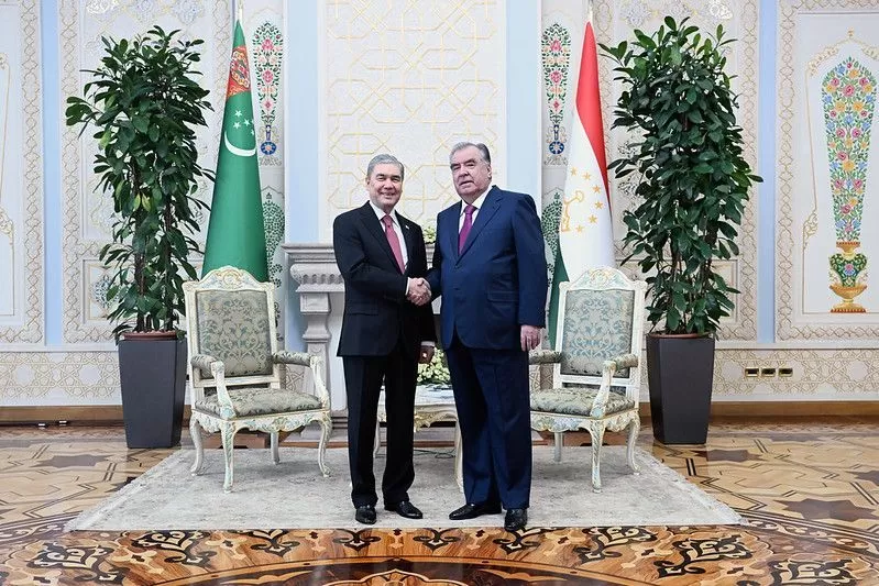 Эмомали Рахмон провёл личную встречу с экс-президентом Туркменистана Гурбангулы Бердымухамедов    
