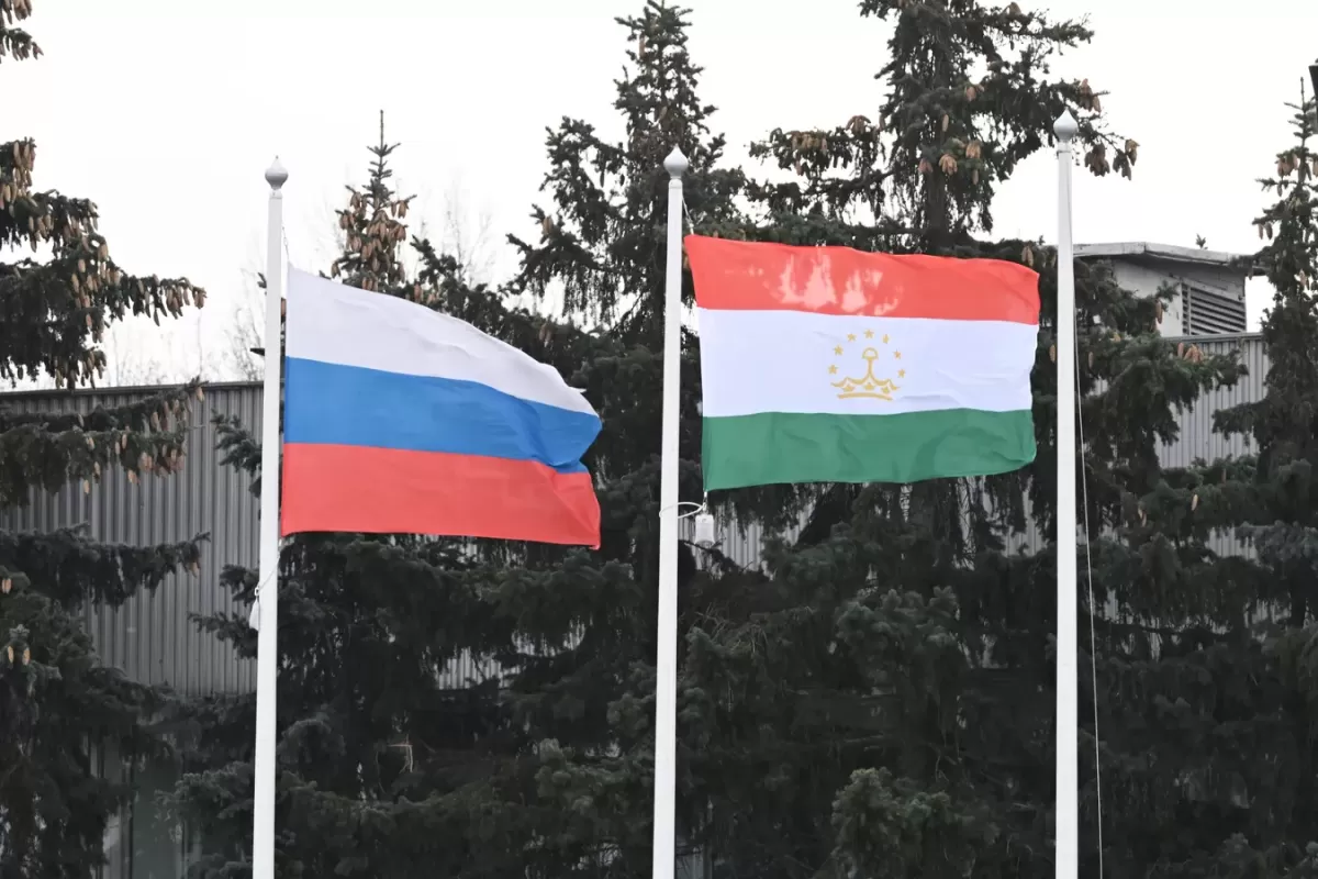 Россия и Таджикистан проведут переговоры по упрощенному таможенному коридору