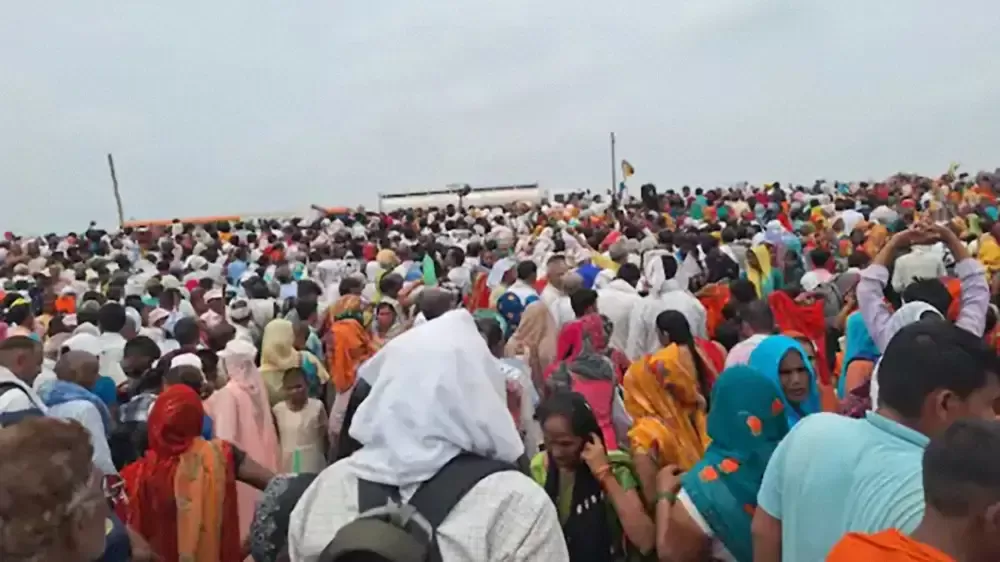 На религиозном мероприятии в Индии зафиксировано более 120 погибших
