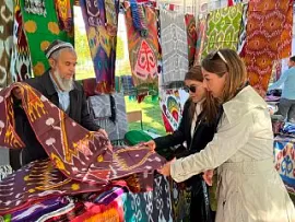 Таджикские ремесленники представили свои работы на фестивале в Узбекистане 