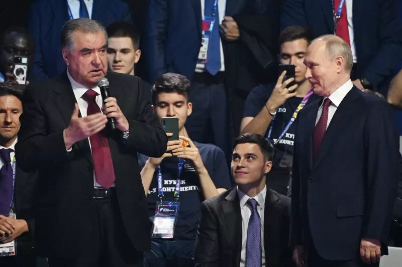 Эмомали Рахмон пожелал удачи участникам «Игр будущего» в Казани