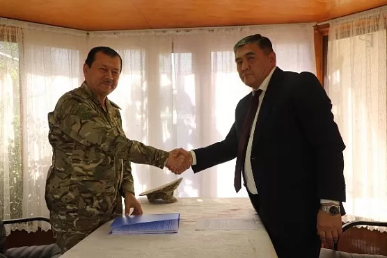 Кыргызстан и Таджикистан подписали протокол по границе двух стран