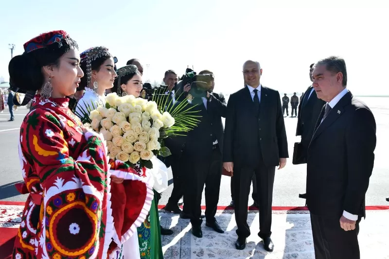 В Душанбе прилетел экс-президент Туркменистана Гурбангулы Бердымухамедов
