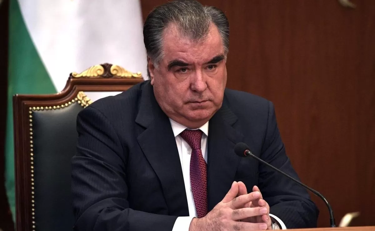 Президент Таджикистана отправил правительство страны в отставку Президент Таджикистана отправил правительство страны в отставку