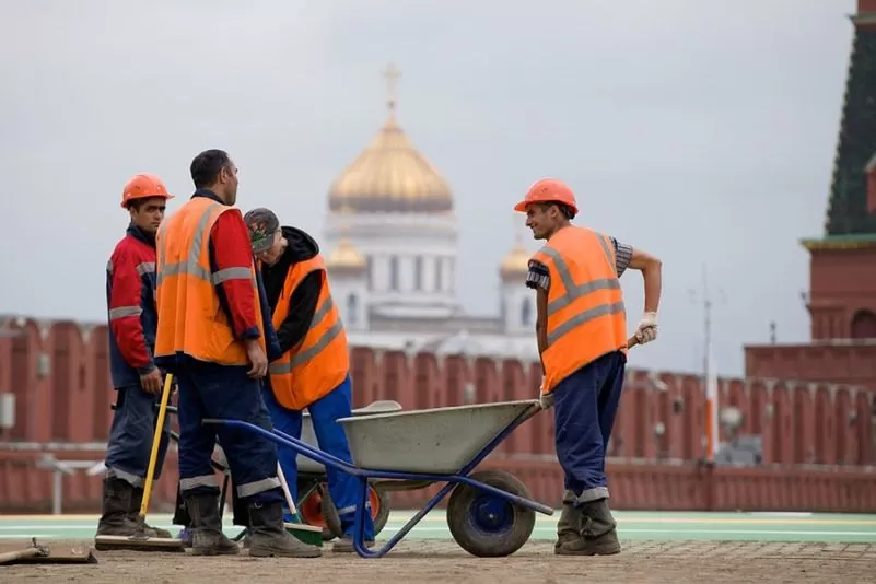 В Узбекистане будут финансово поощрять трудовых мигрантов