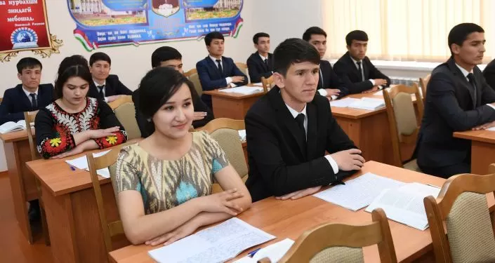 В Таджикистане растет количество желающих изучать русский язык   