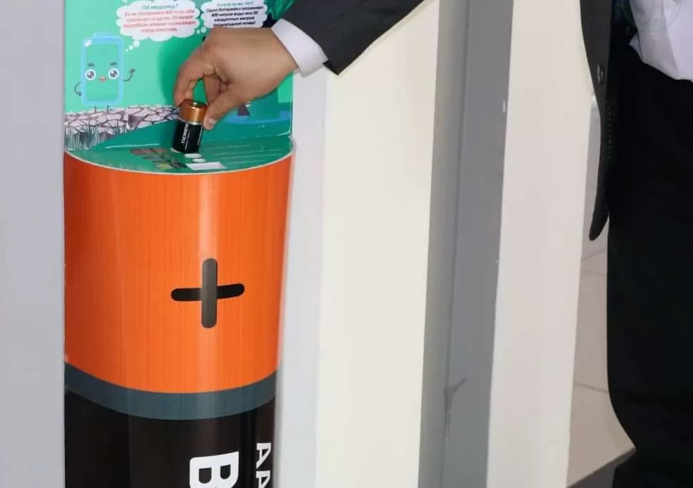 В душанбинских торговых центрах появились ящики для приема использованных батареек
