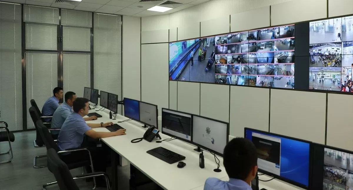 В аэропорте Ташкента запустили систему удаленного таможенного контроля В аэропорте Ташкента запустили систему удаленного таможенного контроля