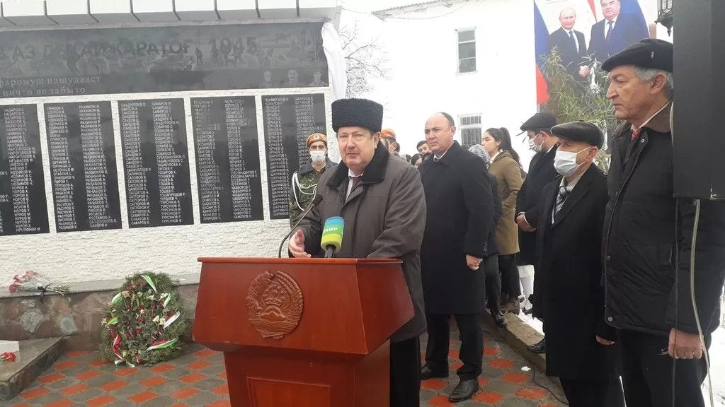 В Таджикистане открыли памятник участникам Великой Отечественной войны В Таджикистане открыли памятник участникам Великой Отечественной войны
