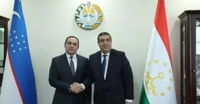 Посол Таджикистана обсудил вопросы обмена опытом с министром образования Узбекистана