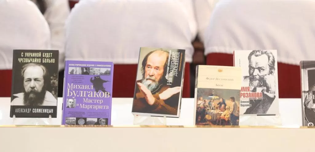 Более 300 редких книг получил Таджикский государственный педуниверситет Более 300 редких книг получил Таджикский государственный педуниверситет