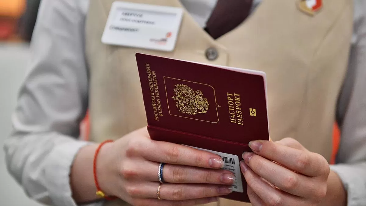 В российских посольствах восстановили оформление загранпаспортов нового образца В российских посольствах восстановили оформление загранпаспортов нового образца