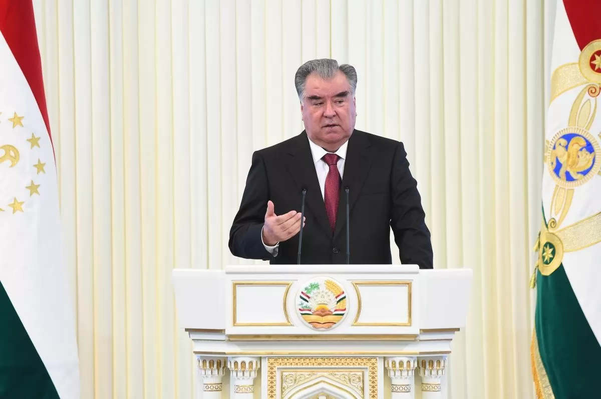 “За заслуги перед Отечеством”: Владимир Путин наградил Эмомали Рахмона орденом III степени “За заслуги перед Отечеством”: Владимир Путин наградил Эмомали Рахмона орденом III степени