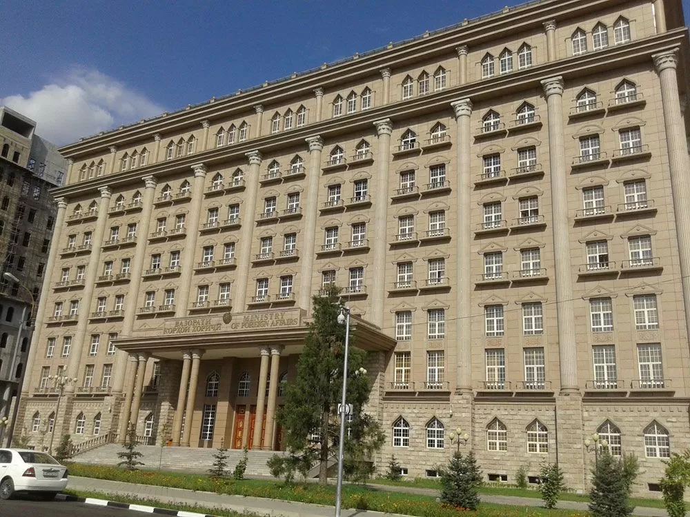 Вазорати хориҷӣ: Ашраф Ғанӣ вориди Тоҷикистон нашудааст