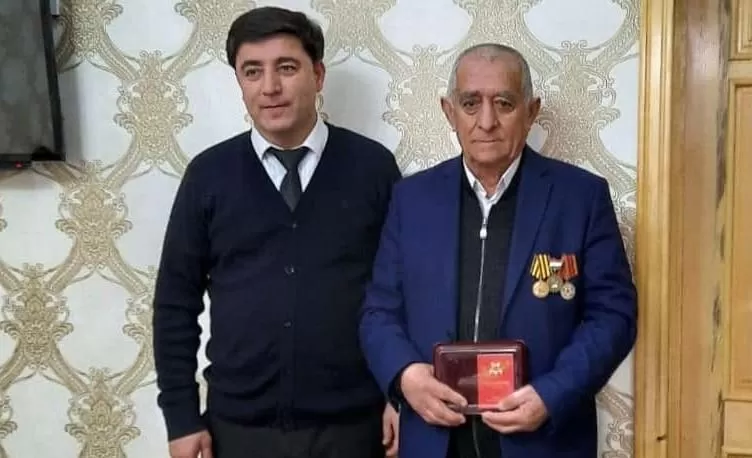 Ветеран труда Аштского района получил юбилейную медаль «75-лет Победы»