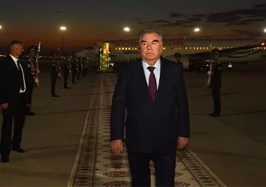 Эмомалӣ Раҳмон ба Туркманистон рафт. Кишварҳо санадҳои нави ҳамкориро ба имзо мерасонанд Эмомалӣ Раҳмон ба Туркманистон рафт. Кишварҳо санадҳои нави ҳамкориро ба имзо мерасонанд