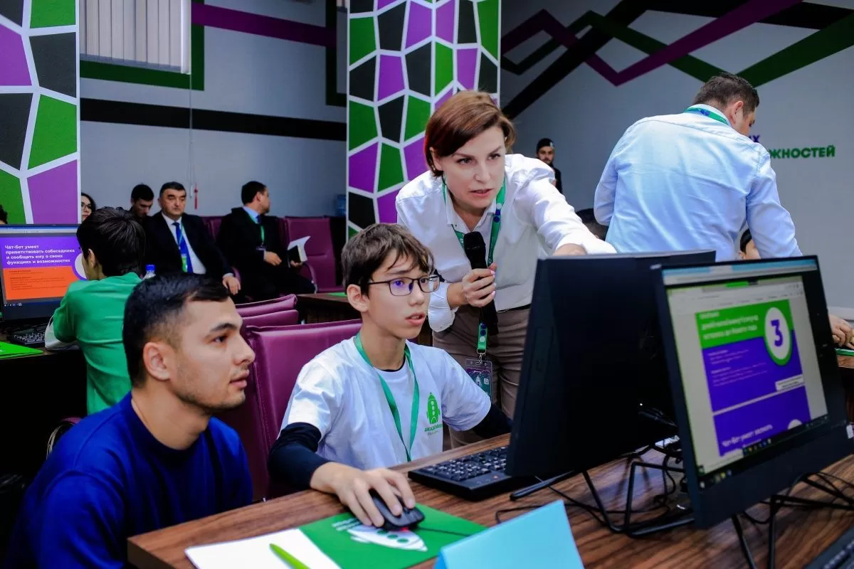 Студенты таджикских вузов разработают электронные платформы для госуслуг