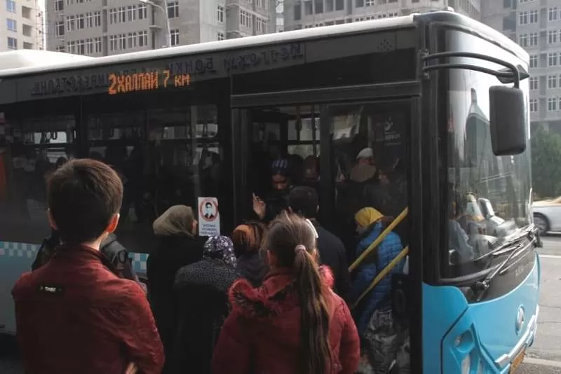  Мэра Душанбе просят сделать бесплатным транспортный проезд для школьников