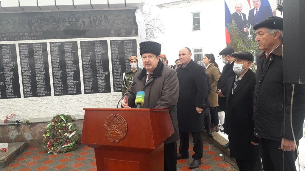 В Таджикистане открыли памятник участникам Великой Отечественной войны