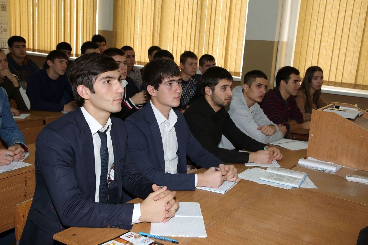 Минобрнауки РФ заявило, что въезд для студентов из Таджикистана нужно разрешить в первую очередь 