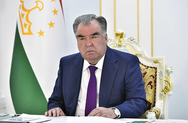 Президент Республики Таджикистан провел беседу с новоназначенными кадрами