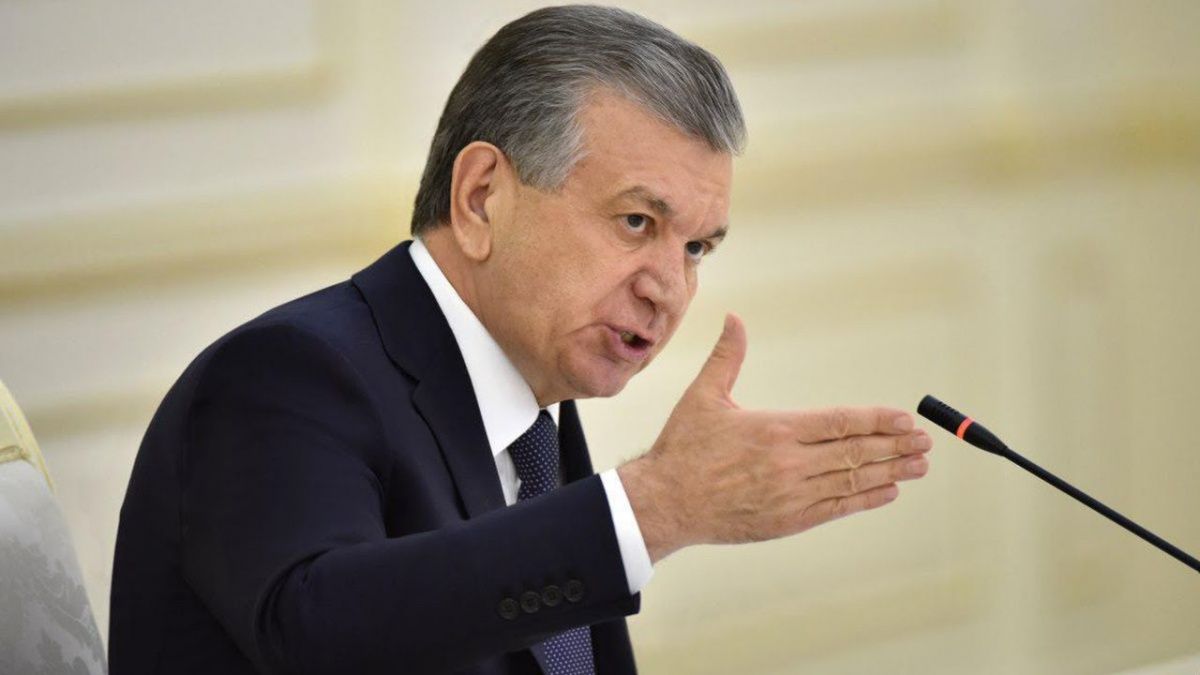 Президент Узбекистана поручил поэтапно восстанавливать авиасообщение с некоторыми странами