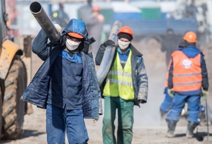 Уральские строители просят пустить рабочих из Таджикистана и Узбекистана в РФ