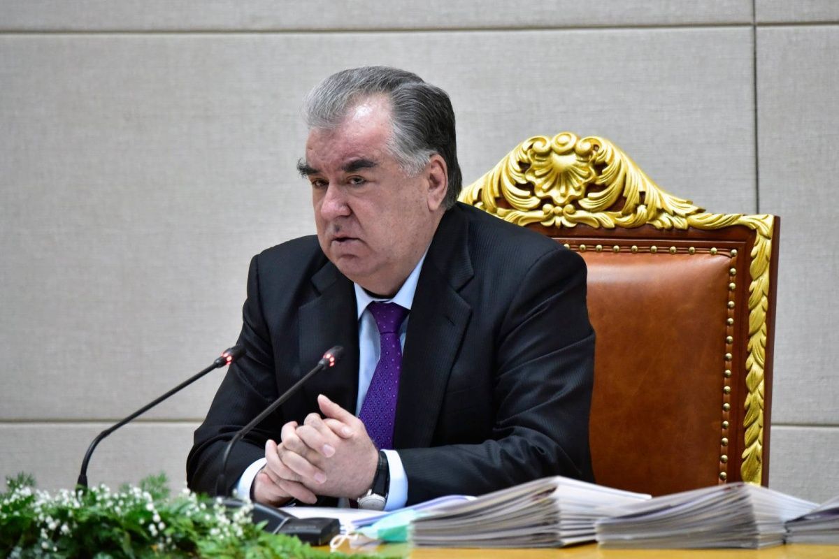 Эмомали Рахмон подписал новый закон «О воинской обязанности и военной службе» Эмомали Рахмон подписал новый закон «О воинской обязанности и военной службе»