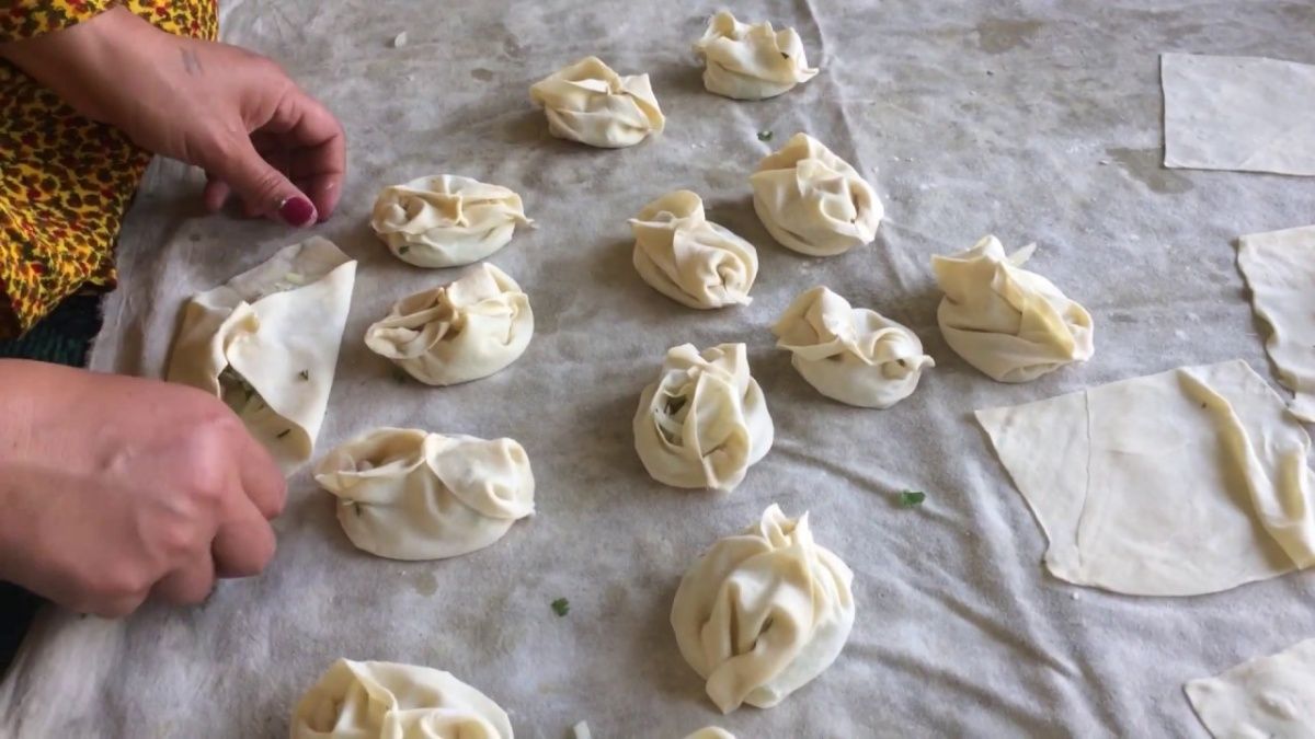 Таджики в России приготовили национальную еду в честь Дня народного единства