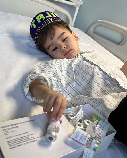 Малыш из Таджикистана с редким заболеванием получил долгожданный укол «Zolgensma»  