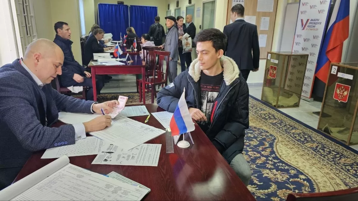 Свыше 5,8 тыс. человек уже проголосовали на выборах президента РФ в Таджикистане 