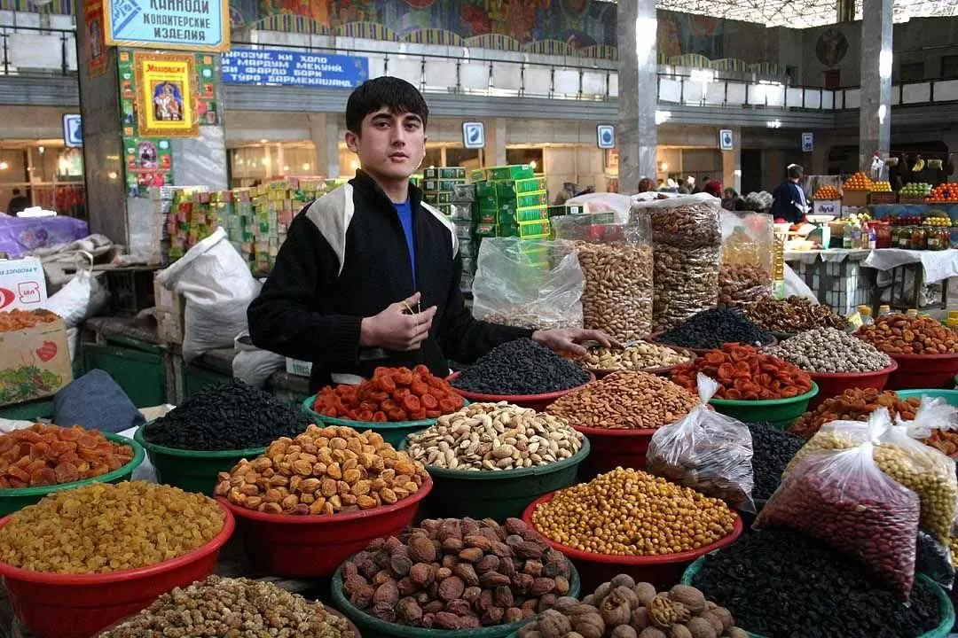 Нон, Арси-кола и курут. Какими продуктами утоляют тоску по родине таджики в Москве? Нон, Арси-кола и курут. Какими продуктами утоляют тоску по родине таджики в Москве?