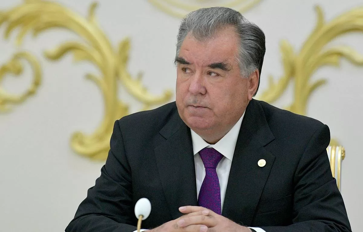 Эмомали Рахмон обменялся новогодними поздравлениями с лидерами стран СНГ Эмомали Рахмон обменялся новогодними поздравлениями с лидерами стран СНГ