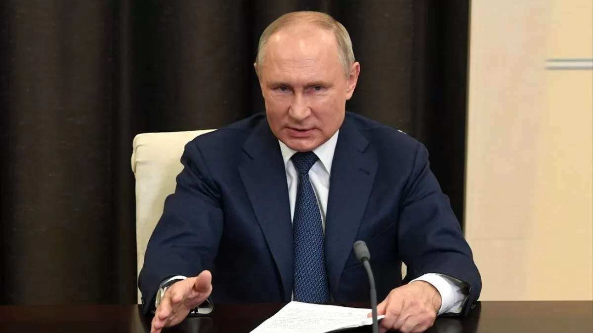 Путин рассказал, когда студенты смогут вернуться в вузы Путин рассказал, когда студенты смогут вернуться в вузы