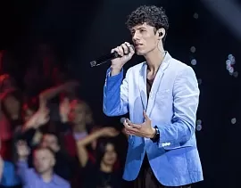 Таджикский исполнитель Фаррух Хасанов прошел в полуфинал вокального шоу «Ну-ка, все вместе»