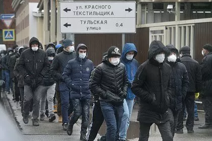 Отток мигрантов из России обернулся новой проблемой Отток мигрантов из России обернулся новой проблемой